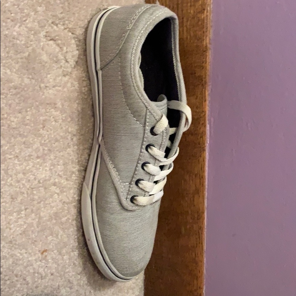 Vans - Picture 2 of 3